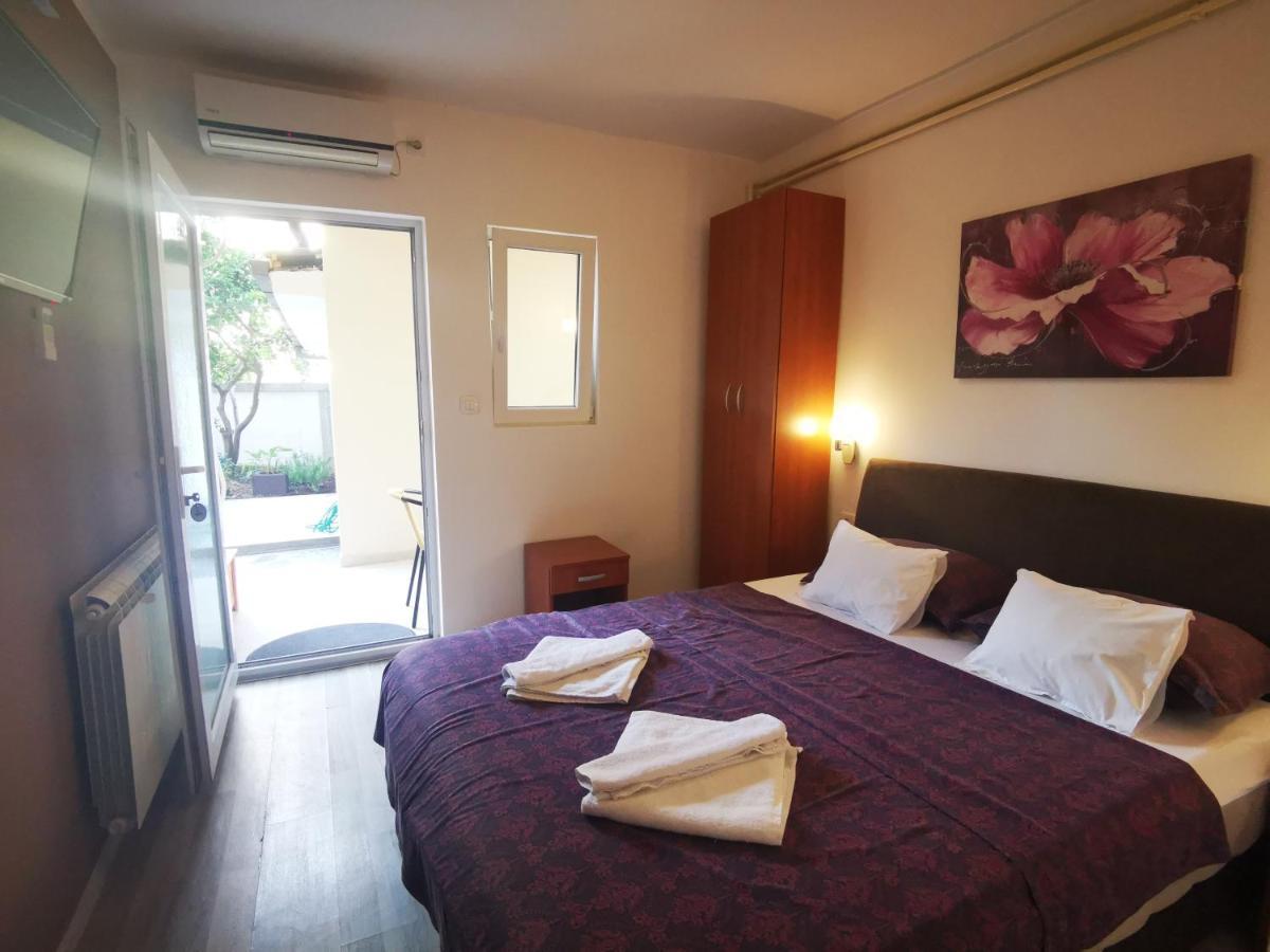 Radovic Apartments Budva Bilik gambar